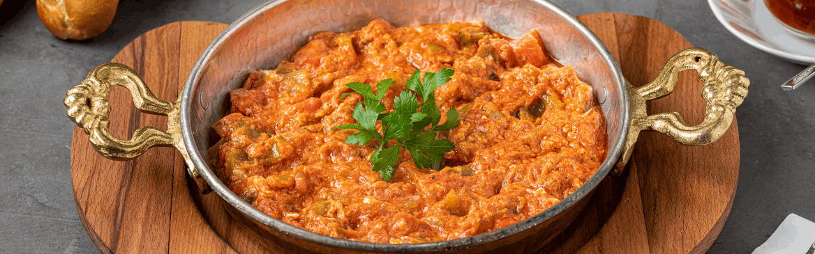 Tam Kıvamında ve Lezzetli Menemen Nasıl Yapılır?