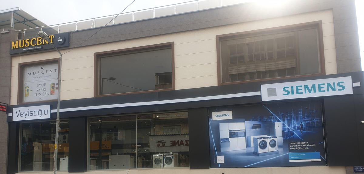 Veyisoğlu Tire mağazası dış cephe ve Siemens tabelası