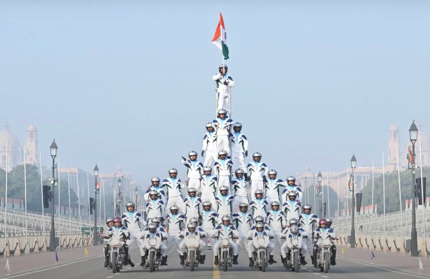 Hindistan motosiklet piramidi rekoru