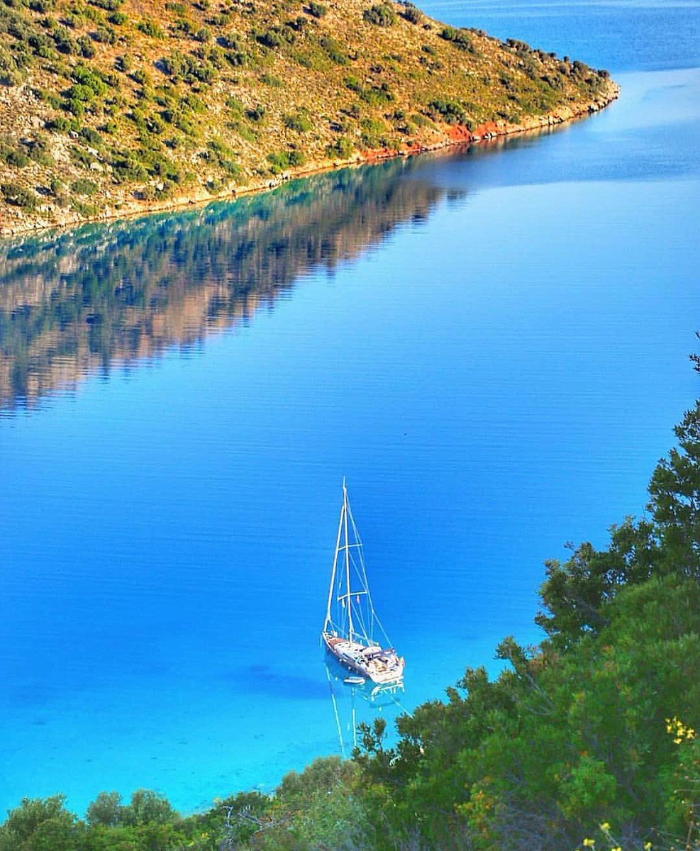 Dirsekbükü, sailboats in a sheltered Hisarönü bay